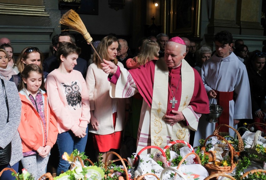 W Wielką Sobotę święcimy pokarm na wielkanocny stół. W...