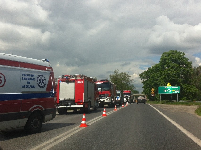 Wypadek na drodze Oława - Wrocław. Zablokowany jeden pas pod Siechnicami (ZDJĘCIA)