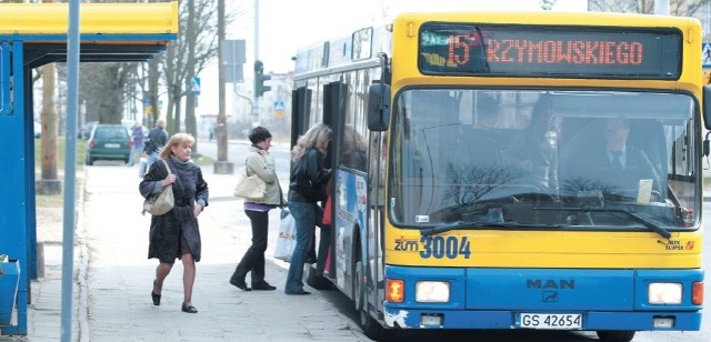 Linię numer 15 w Słupsku obsługują trzy autobusy. Dwa z nich pójdą na przetarg.