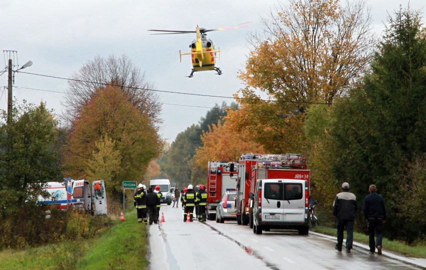 Tragiczny wypadek w Grębowie. Jedna osoba nie żyje, cztery są ranne! (zdjęcia)