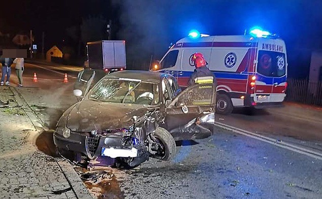 Stary Sącz. Samochód wypadł z jezdni i uderzył w płot