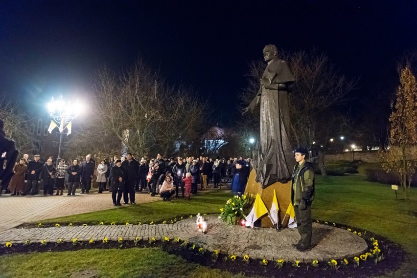 Wieliczanie uczcili rocznicę śmierci polskiego papieża