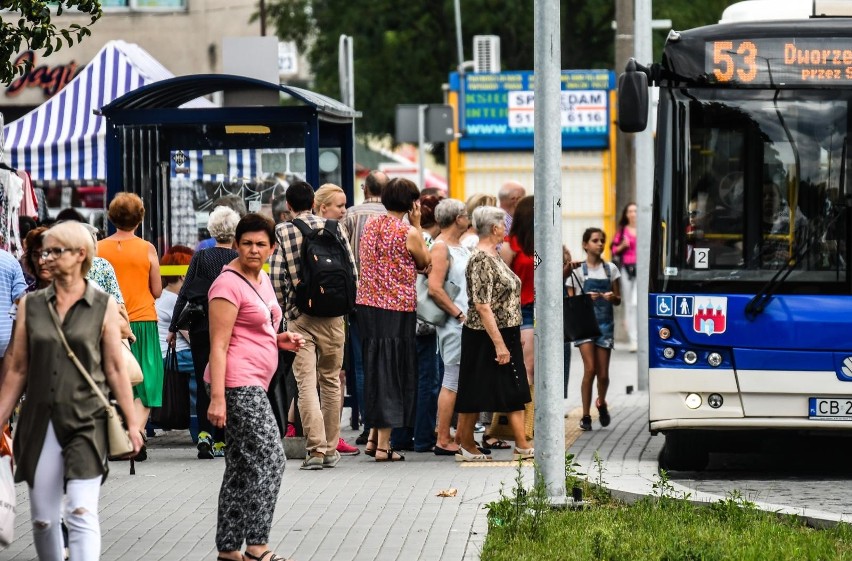 Autobusy linii 52 (kierunek Podkowa) oraz autobusy...
