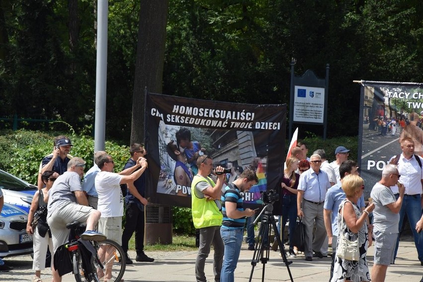 I Marsz Równości w Częstochowie. Były próby jego...