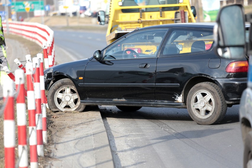 Na ul. Batorego w Zielonej Górze kierująca hondą wjechała w...