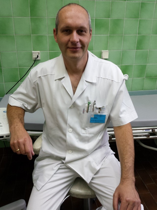 Dr Sebastian Ciszewski jest specjalistą urologiem, pracuje od 13 lat w Wojewódzkim Centrum Medycznym w Opolu.
