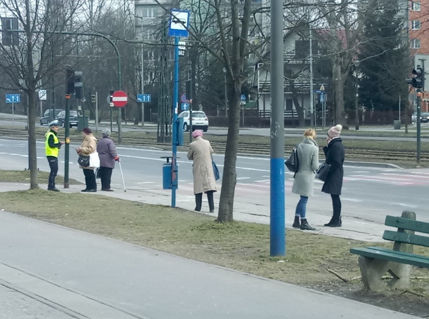Zmasowana akcja karania pieszych i rowerzystów w Krakowie