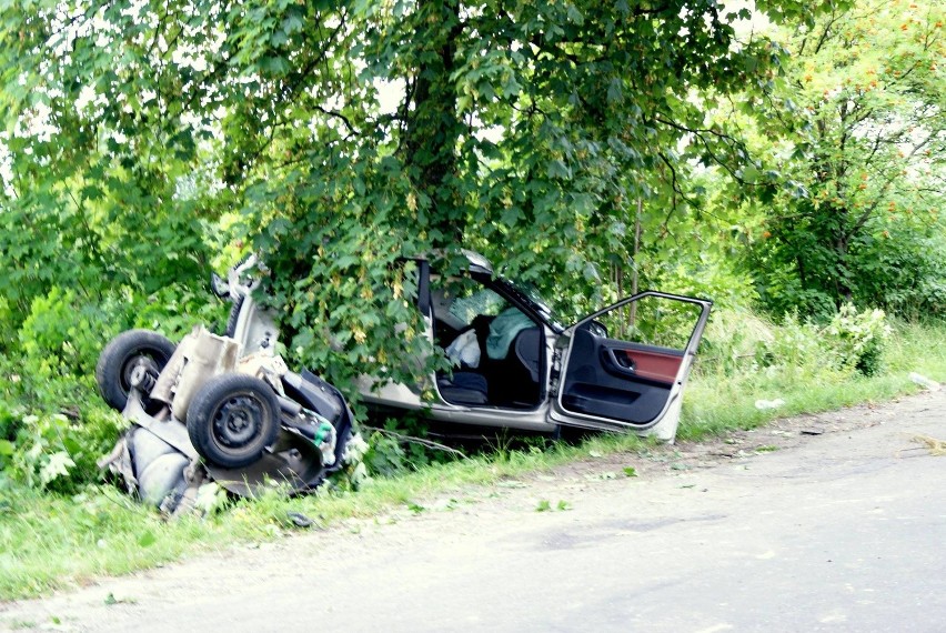 Wypadek w Witkowicach koło Brzezin. Samochód uderzył w...