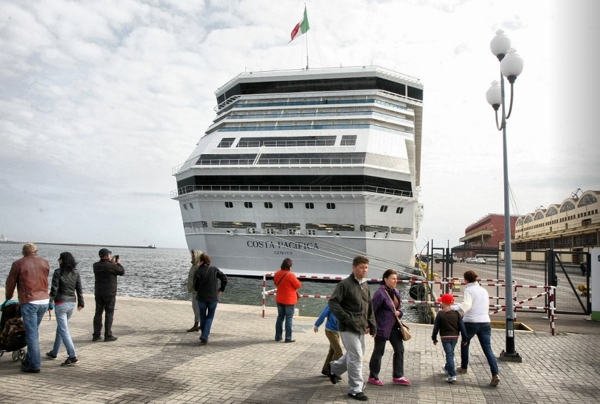 Costa Pacifica zacumowała w Gdyni. ZDJĘCIA