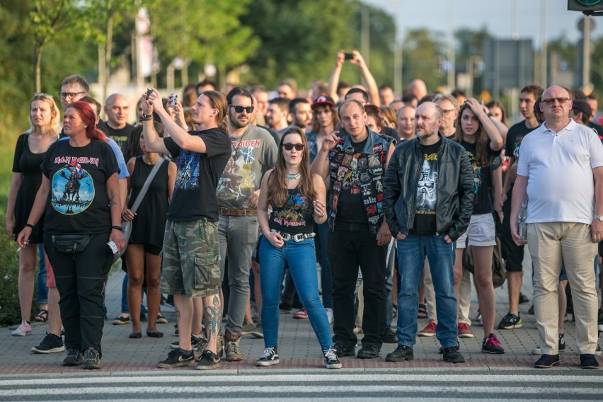 Kraków. Fani przed koncertem Iron Maiden w Tauron Arenie [ZDJĘCIA]