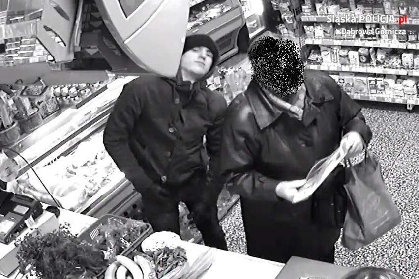 Ten mężczyzna napadł na sklep. Szuka go policja....