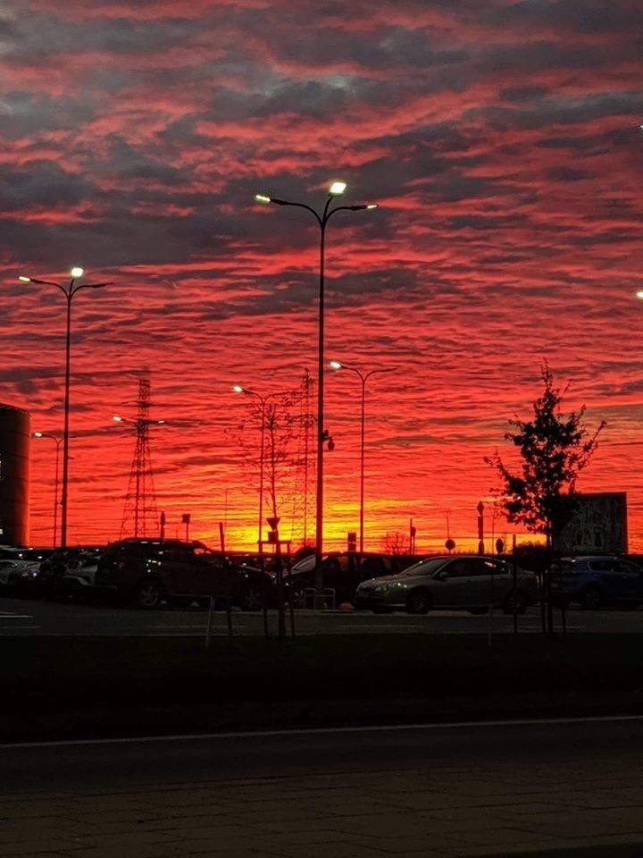 Niebo nad Wrocławiem. Najpiękniejsze zdjęcia, jakie dostaliśmy w tym roku od internautów [ZDJĘCIA]