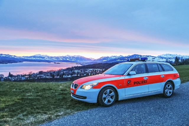 Szwajcarska policja, zdjęcie ilustracyjne