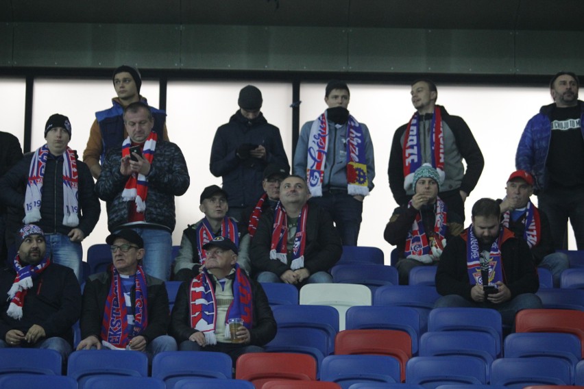 Górnik Zabrze - Śląsk Wrocław. Kibice odśpiewali hymn ZDJĘCIA KIBICÓW