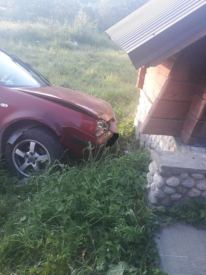 Łęka. Uderzył w przystanek autobusowy, został ukarany mandatem