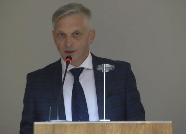 Nowy starosta oświęcimski Marcin Niedziela podczas inauguracyjnego wystąpienia