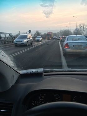 Kolizja trzech samochodów na ul. Floriana Krygiera w Szczecinie [ZDJĘCIA]