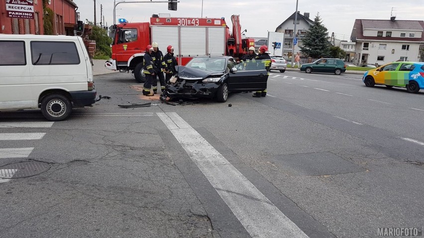 Kolizja na skrzyżowaniu Oleskiej i Wiejskiej w Opolu.