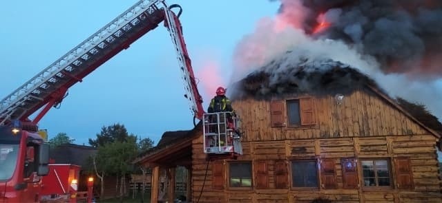 Akcja strażaków w miejscowości Poręba, gmina Lipsko. Więcej na kolejnych zdjęciach