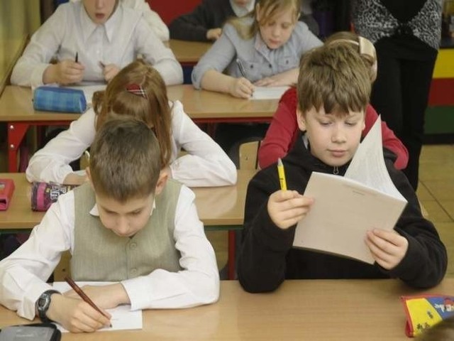 Test przeprowadzany jest w trzecich klasach szkół podstawowych. Na zdjęciu sprawdzian kompetencji trzecioklasisty w SP 63 w Bydgoszczy w 2011 roku