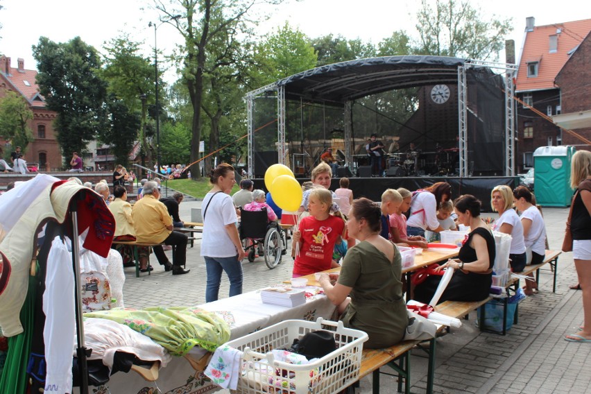 Obchody rozpoczęły się o godz. 14.30 grą miejską. Uczestnicy...