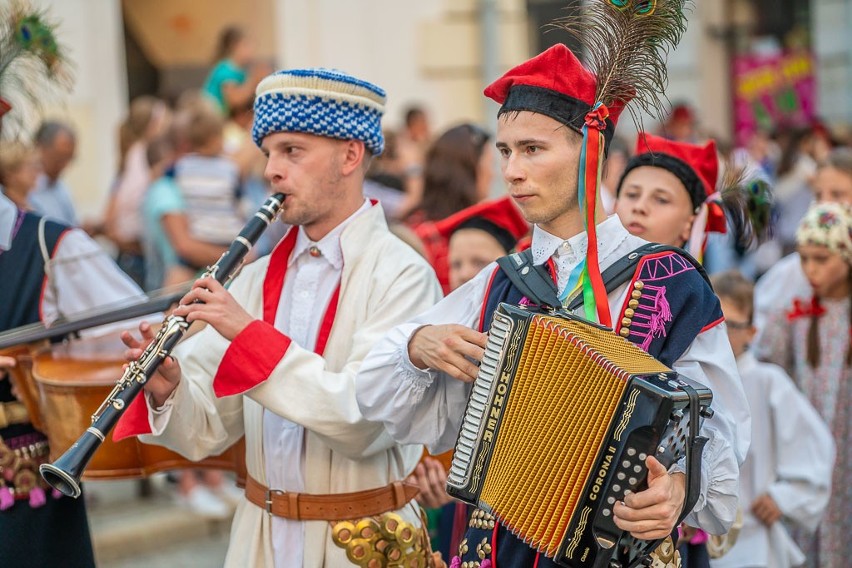 Nowy Sącz: Barwny korowód małych górali z całego świata 