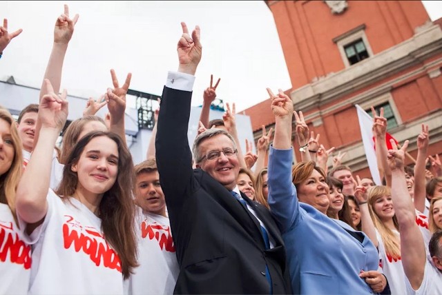 4 czerwca 2014, prezydent Bronisław Komorowski wraz z małżonką na placu Zamkowym