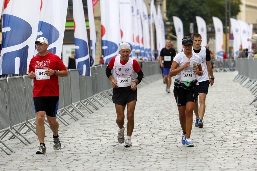 Maraton Wrocław - ZDJĘCIA - zawodnicy z numerami 3801 - 4000