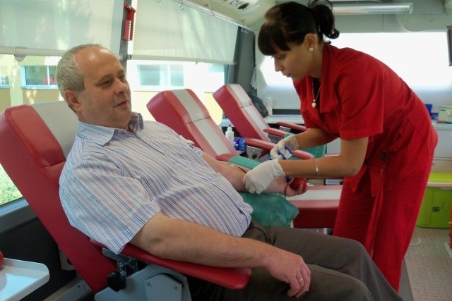 Henryk Miksa oddaje regularnie krew od 1994 roku i jest członkiem HDK w Głuchołazach.