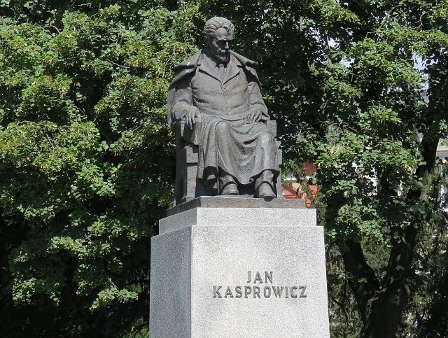 Pomnik Jana Kasprowicza w Inowrocławiu. W Szczecinie chcą odebrać jego imię parkowi
