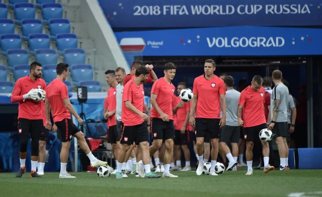 Polscy piłkarze i sztab kadry przed meczem z Japonią w Wołgogradzie