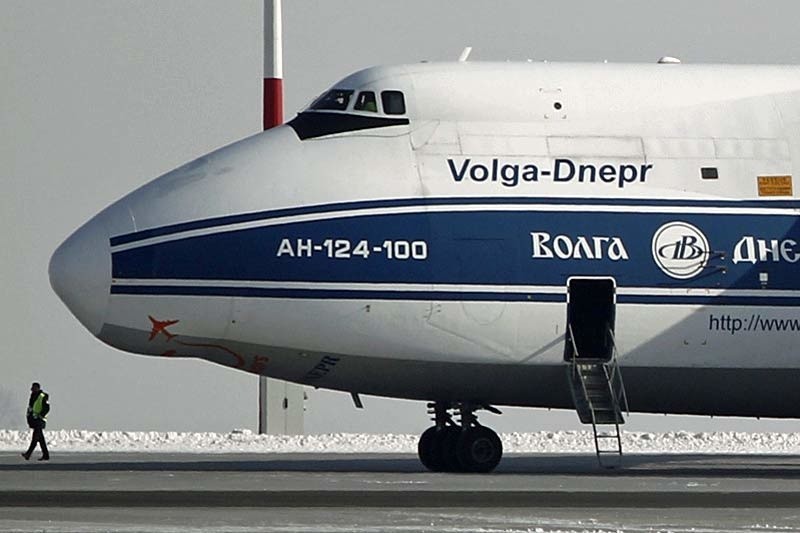 AN-124 Rusłan na lotnisku w Jasionce.