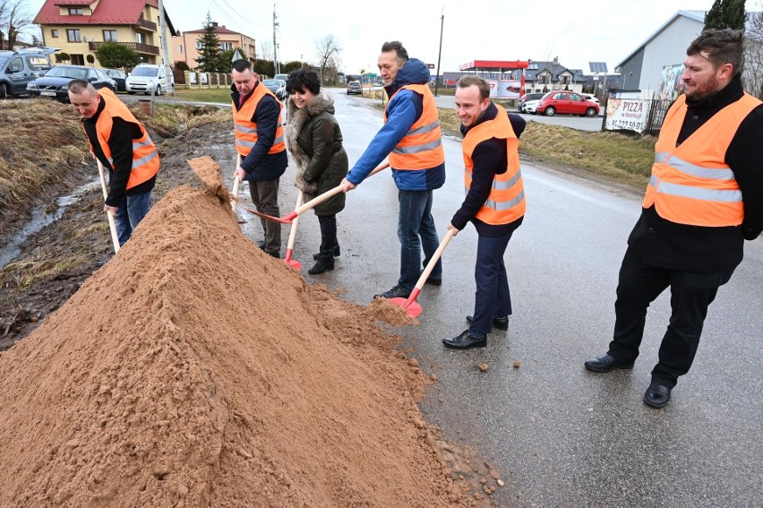 W czwartek, 17 lutego symbolicznie wbito pierwszą łopatę, a...