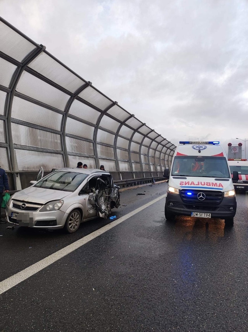 Wypadek na Autostradowej Obwodnicy Wrocławia (A8) 30.01.2023