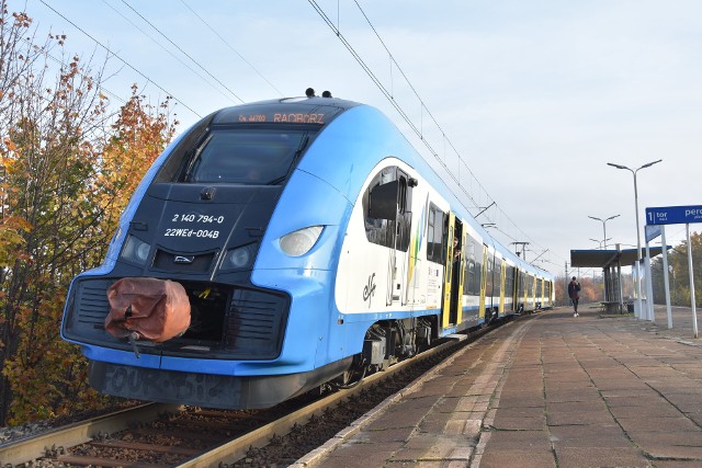 Komunikacja zastępcza na trasie Rybnik - Leszczyny do końca października. To efekt pożaru w nastawni