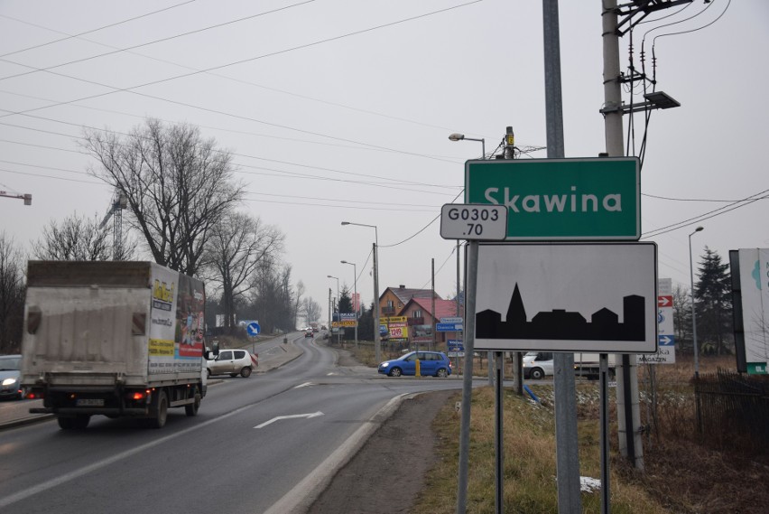 Skrzyżowanie ulic na wjeździe do Skawiny przy wlocie na...