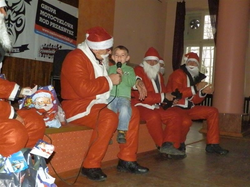 Dzieci spotkały się z Mikołajami w Miejskim Domu Kultury w...