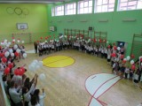 Akcja "Szkoła do hymnu w Rembieszycach". Uczniowie zaśpiewali hymn 