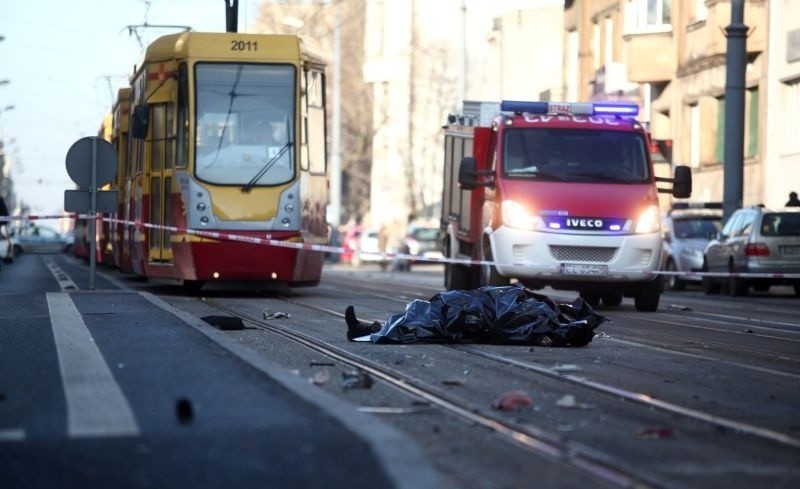 Wypadek Piotrkowska. Dwie osoby nie żyją. Motorniczy był pijany! Posłuchaj, co mówił po wypadku