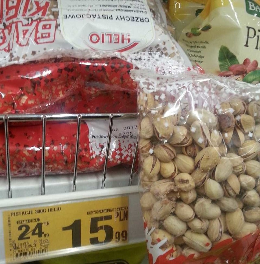 Pistacje w promocji, a w środku zielone robactwo. Sieć Auchan przeprasza klientów