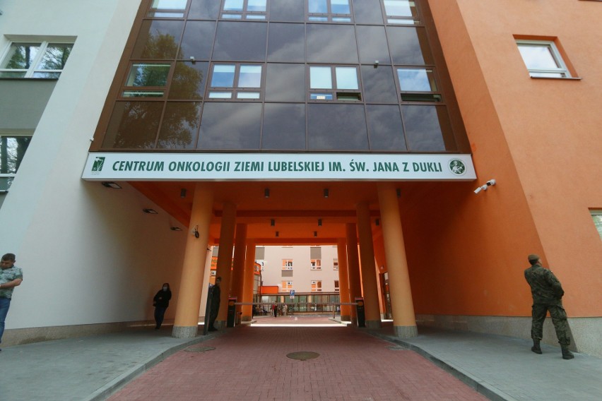 Po 10 latach zakończyła się rozbudowa Centrum Onkologii. Zobacz wizytę prezydenta Dudy w szpitalu