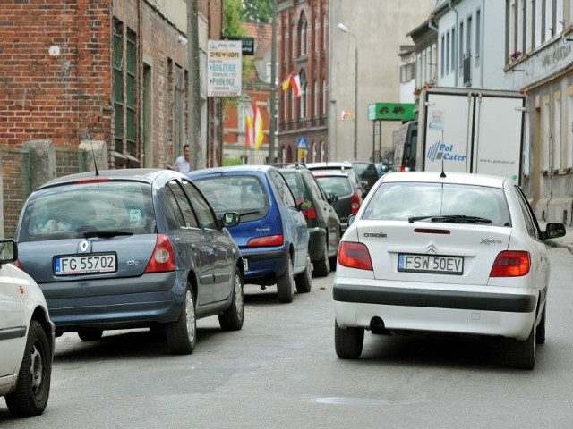 Parkingi miały powstać w pobliżu ul. 30 Stycznia. No właśnie miały...