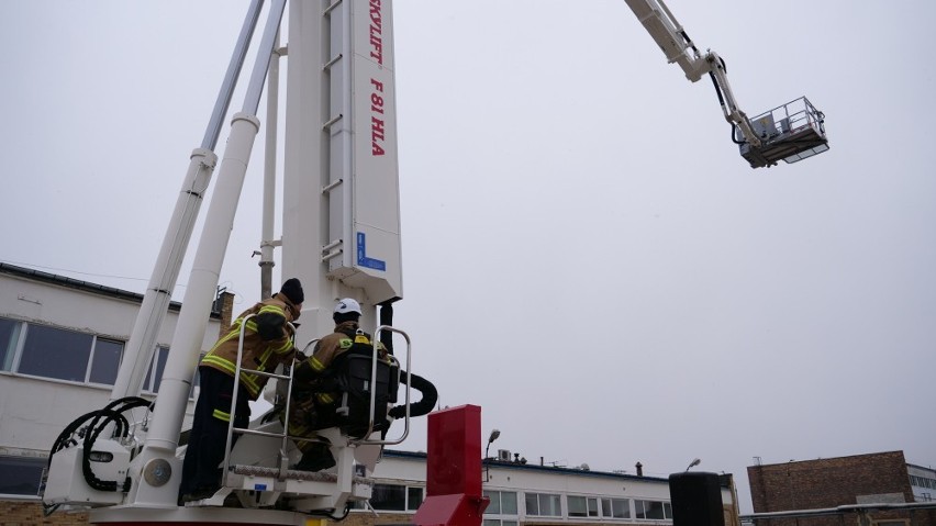 Najwyższy w UE strażacki podnośnik rozpoczął służbę w rafinerii Grupy Lotos