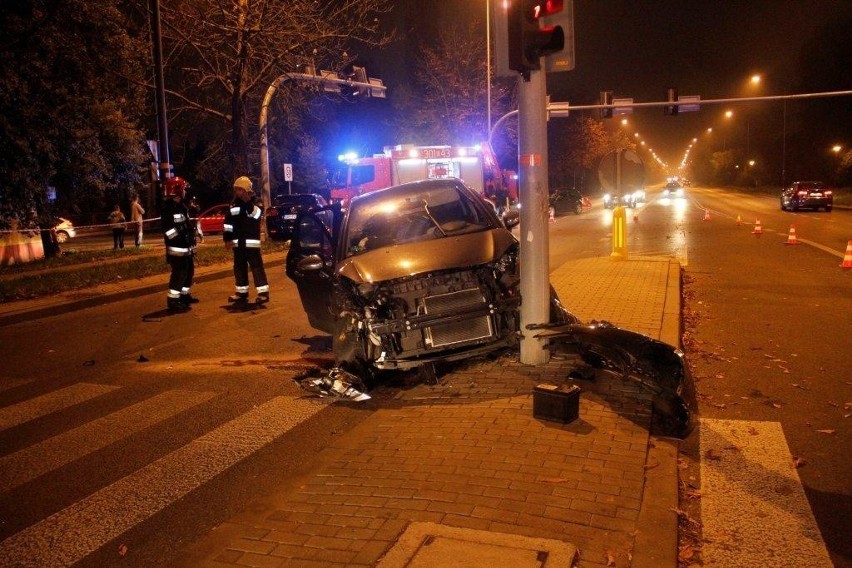 Citroen zderzył się z toyotą.