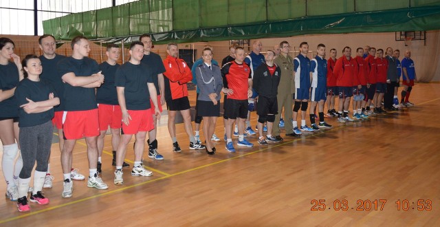 W Starachowicach w turnieju siatkówki rywalizowali przedstawiciele służb mundurowych województwa świętokrzyskiego. 