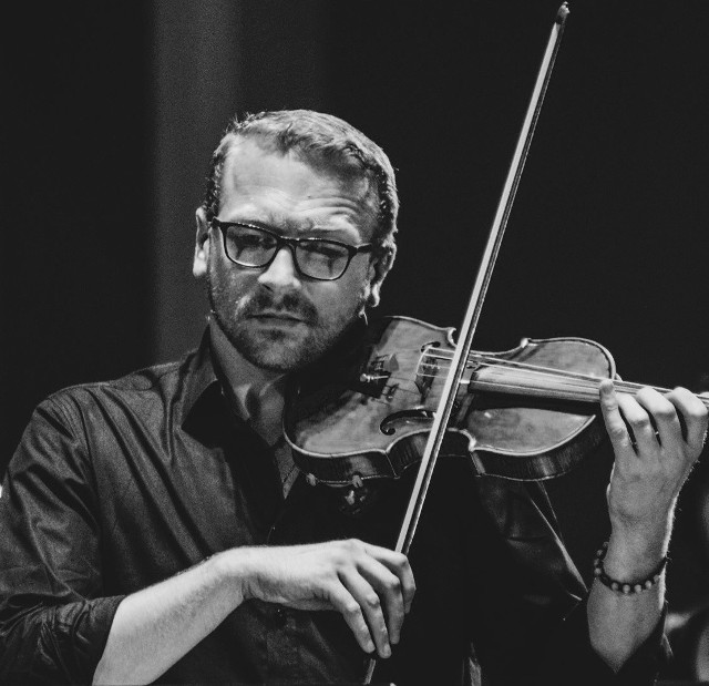 Filip Lipski - solista Orkiestry Opery Nova. Podczas koncertów, których jest głównym pomysłodawcą, wykona partie solowe w „Zimie” Vivaldiego i Piazzolli
