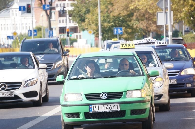 - W całej Polsce taksówkarze mogą jeździć buspasami, tylko...