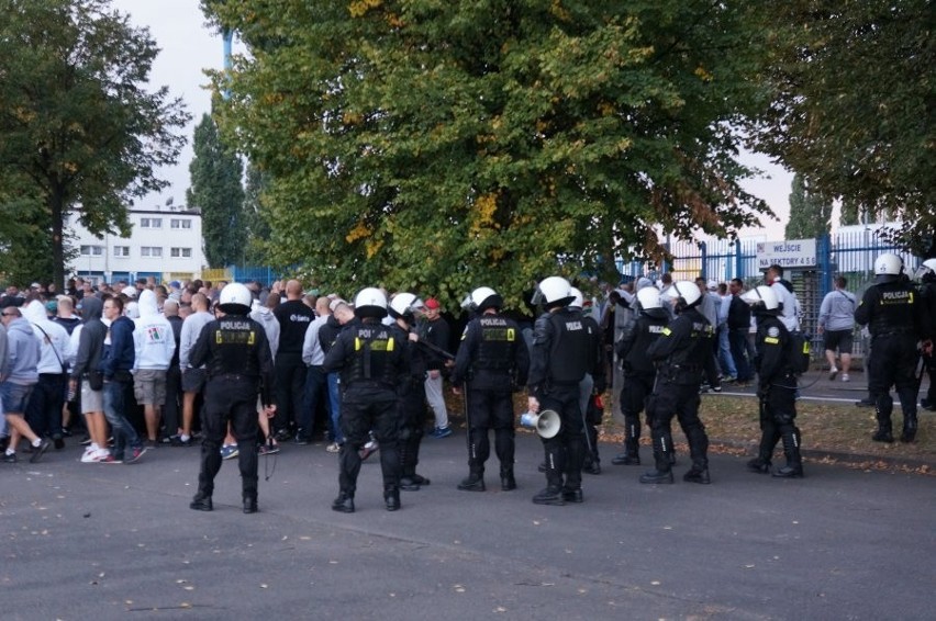 Pseudokibice Legii dali o sobie znać podczas meczu w...