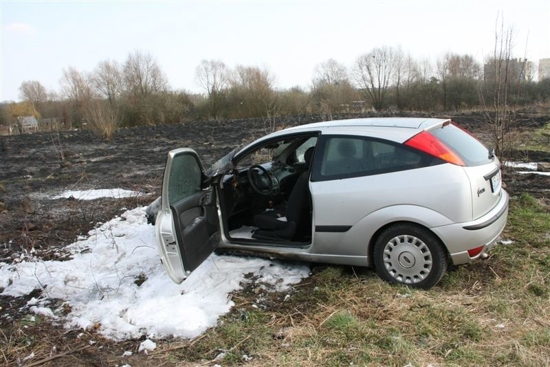 Ford focus zapalil sie od wypalanych traw