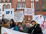 Kolejna demonstracja w obronie SP nr 7 w Słupsku